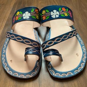 ❌SOLD❌ BEAUTIFUL Hand Made LEATHER CARVING Sandals